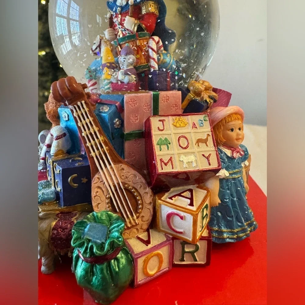 EUC! Christopher Radko Festive Regal Regiment Mini Globe